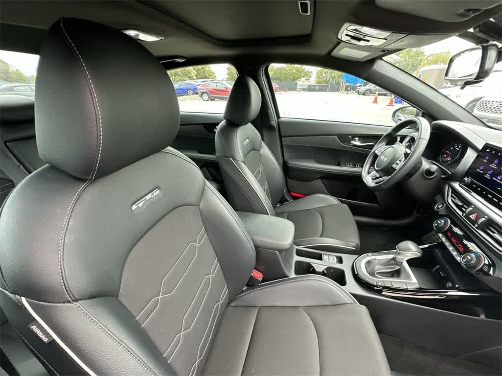 Thumbnail: 2024 Kia Forte - 27