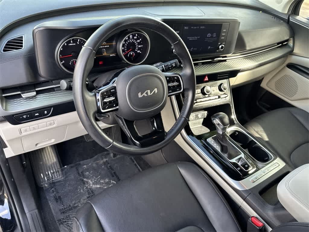 2022 Kia Carnival LXS 11