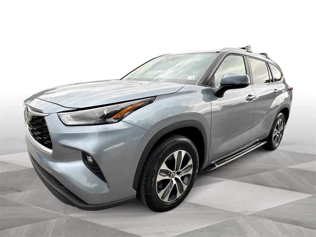 Thumbnail: 2023 Toyota Highlander - 4