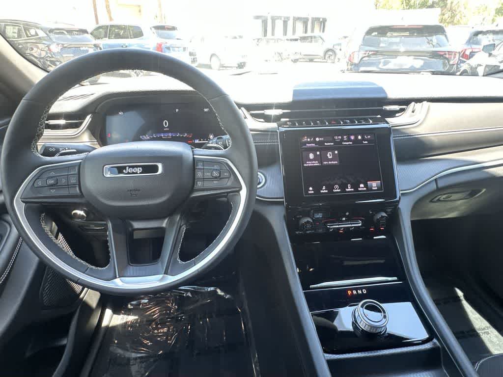 Thumbnail: 2024 Jeep Grand Cherokee L - 17