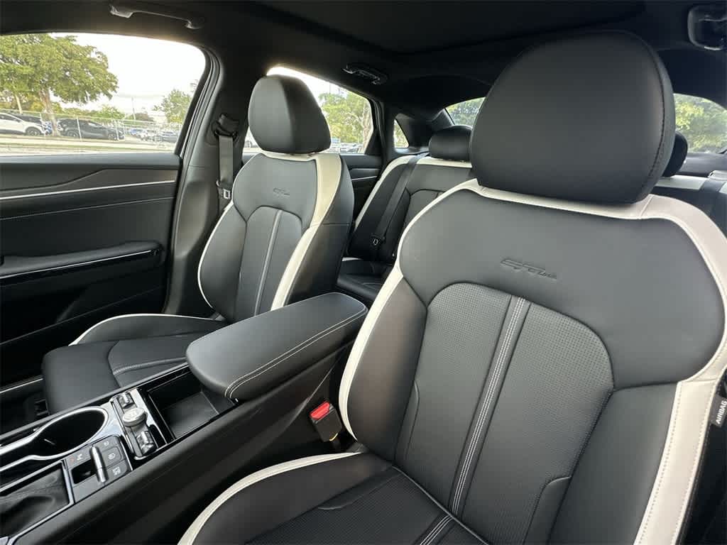 Thumbnail: 2026 Kia K5 - 14