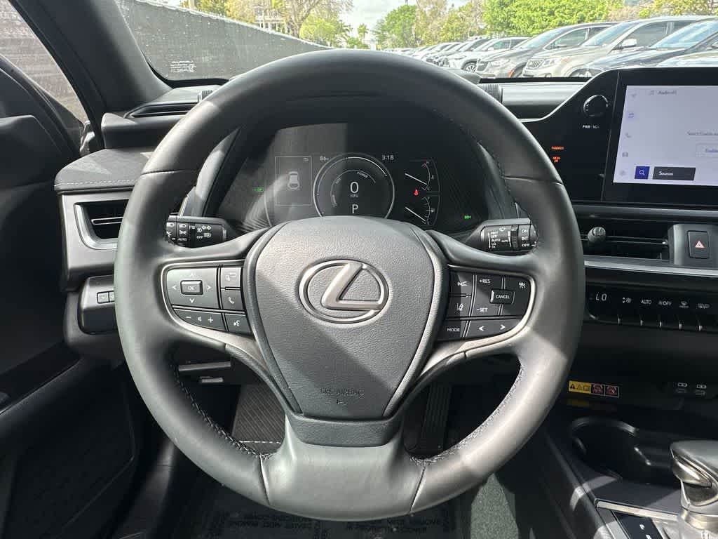 Thumbnail: 2023 Lexus UX - 15