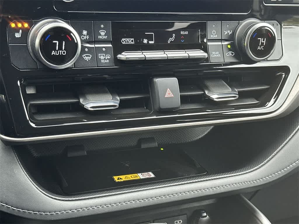 Thumbnail: 2023 Toyota Highlander - 20