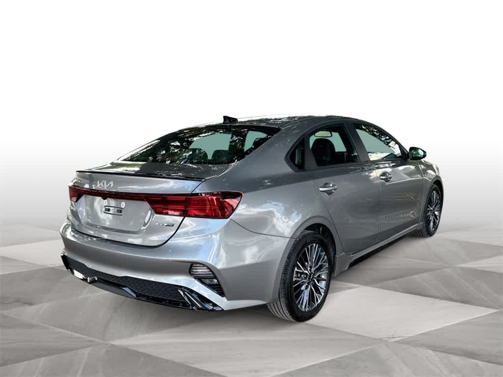 Thumbnail: 2024 Kia Forte - 8