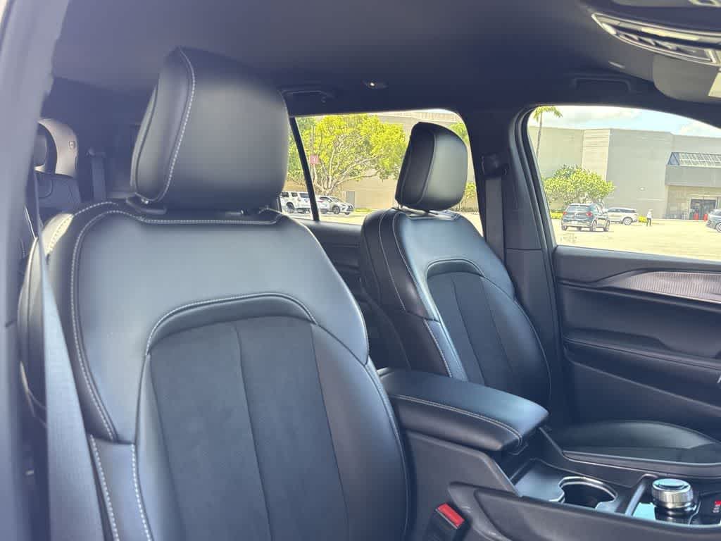 Thumbnail: 2024 Jeep Grand Cherokee L - 25