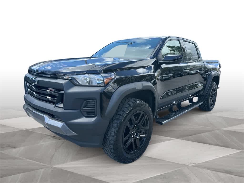 Thumbnail: 2023 Chevrolet Colorado - 1