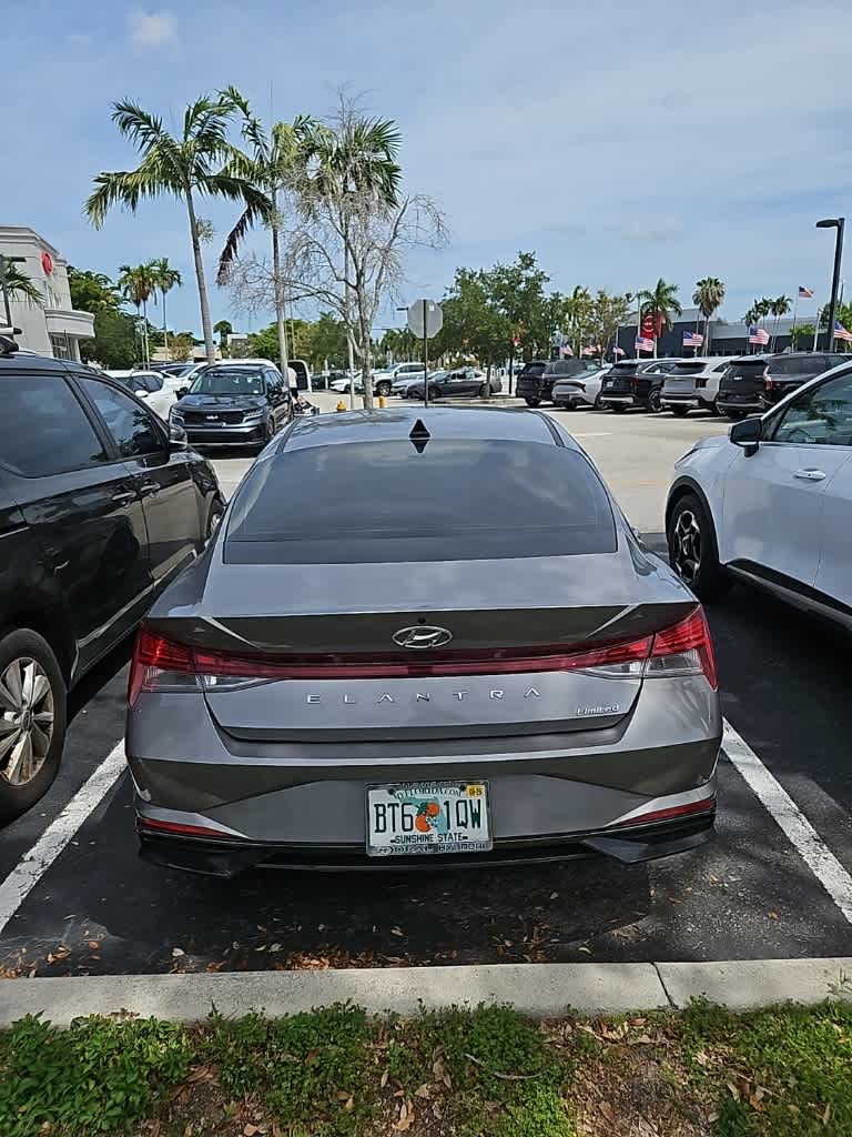 Thumbnail: 2023 Hyundai Elantra - 16