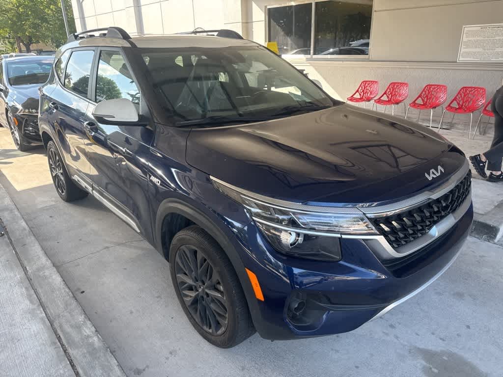 Thumbnail: 2023 Kia Seltos - 4