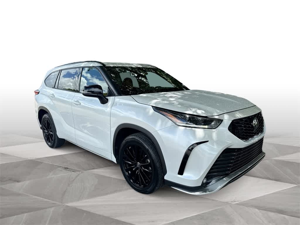 Thumbnail: 2023 Toyota Highlander - 2