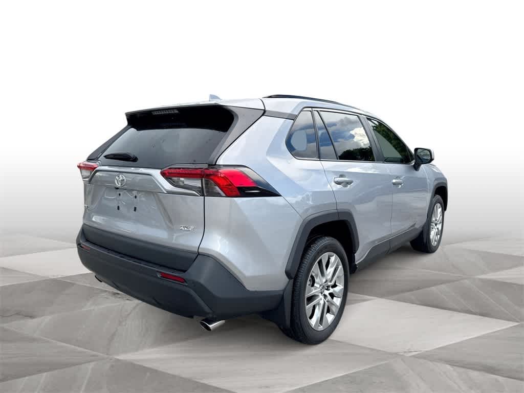 Thumbnail: 2024 Toyota RAV4 - 8