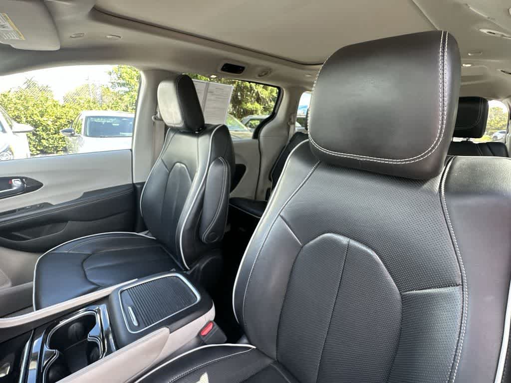 Thumbnail: 2022 Chrysler Pacifica - 14