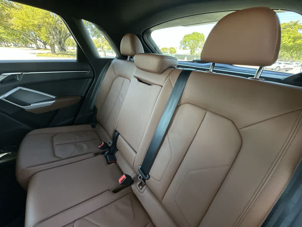 Thumbnail: 2025 Audi Q3 - 22