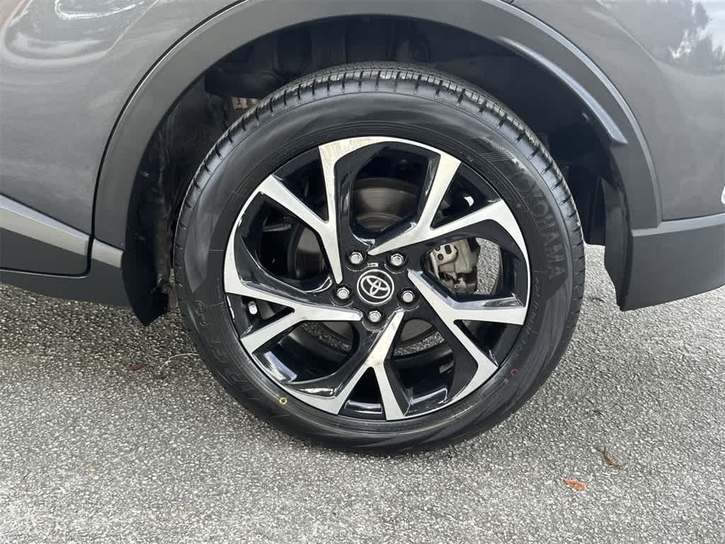 Thumbnail: 2021 Toyota C-HR - 11