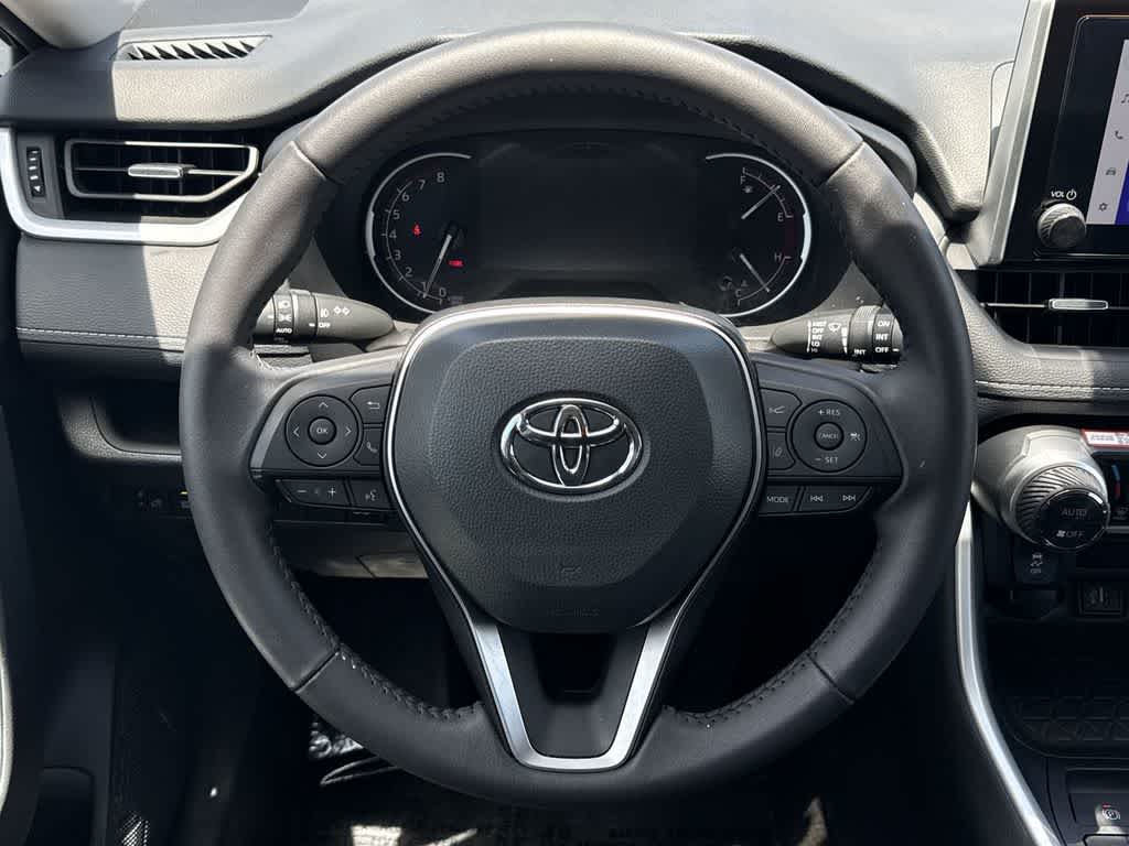 Thumbnail: 2025 Toyota RAV4 - 15