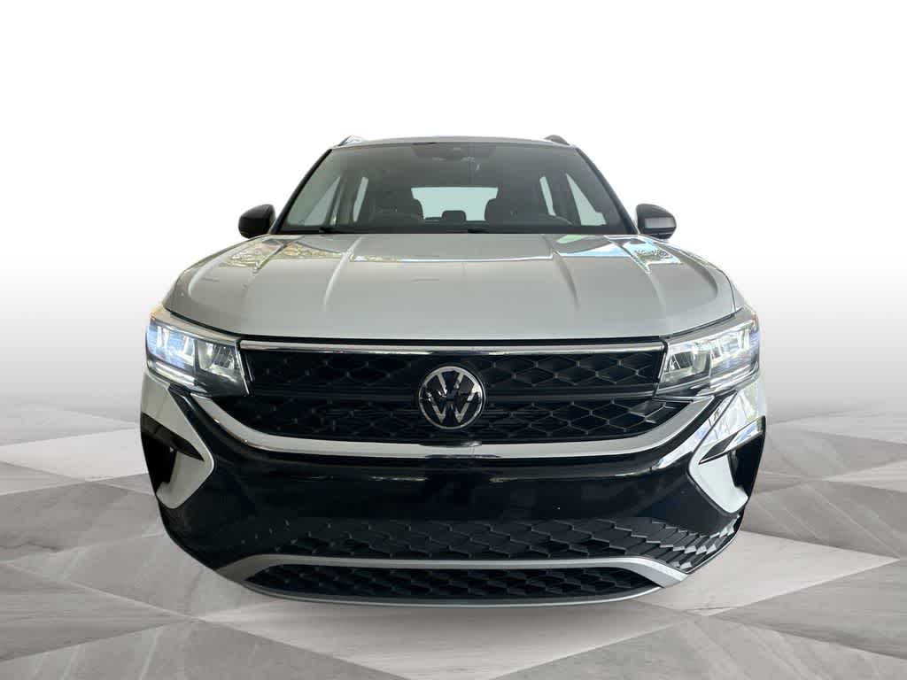 Thumbnail: 2023 Volkswagen Taos - 3