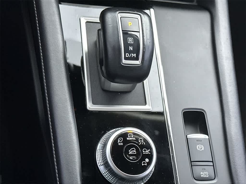 Thumbnail: 2023 Mitsubishi Outlander - 21