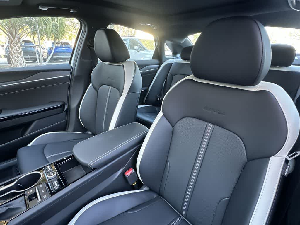 Thumbnail: 2026 Kia K5 - 14