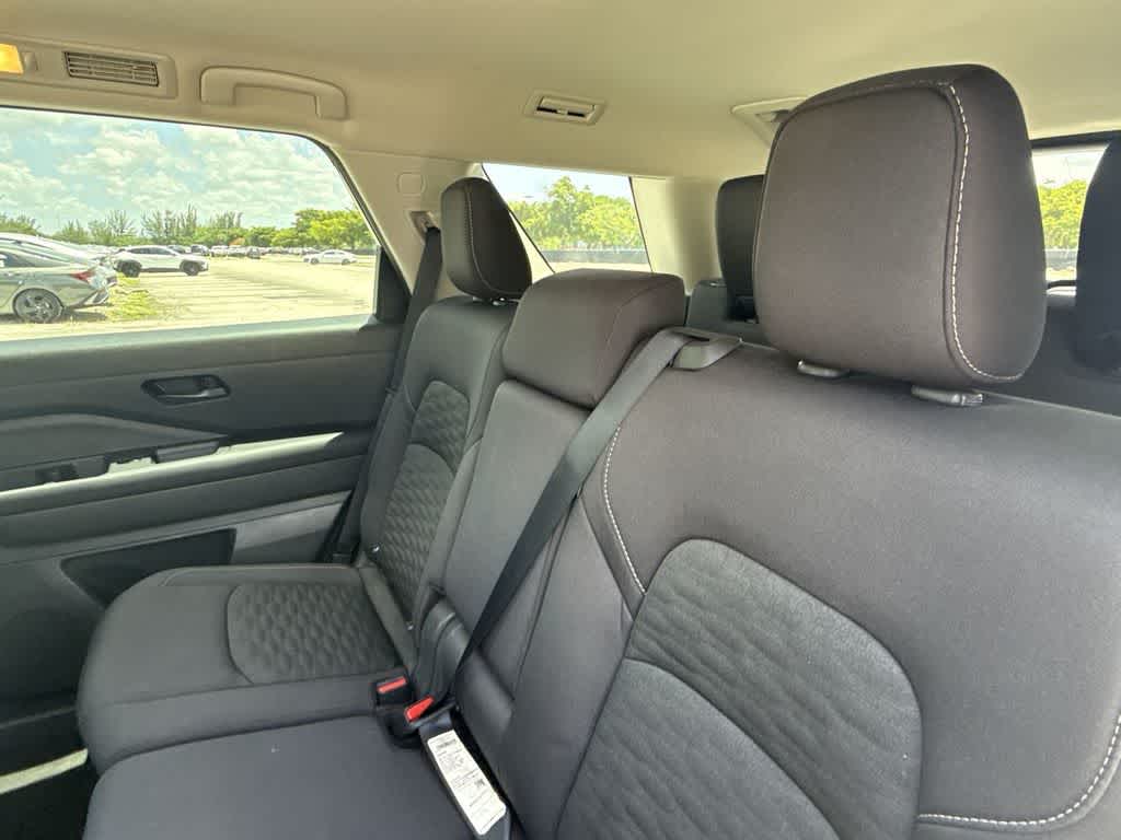 Thumbnail: 2025 Nissan Pathfinder - 15