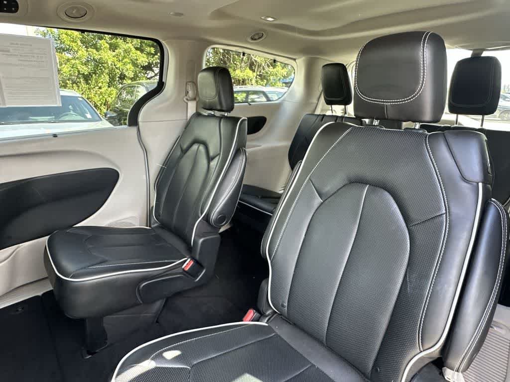 Thumbnail: 2022 Chrysler Pacifica - 22