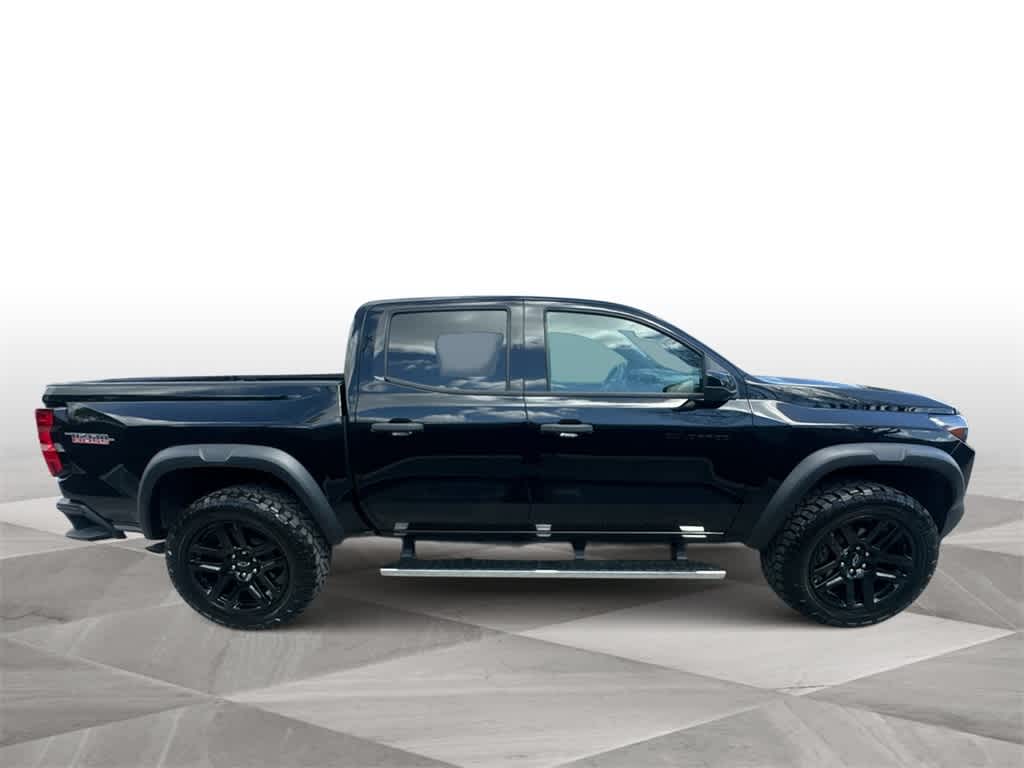 Thumbnail: 2023 Chevrolet Colorado - 9