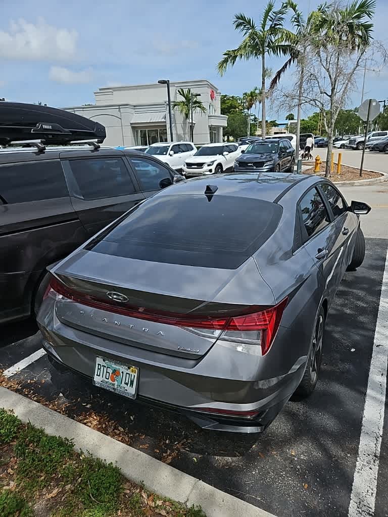 Thumbnail: 2023 Hyundai Elantra - 14