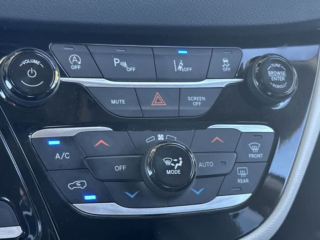 Thumbnail: 2023 Chrysler Pacifica - 20