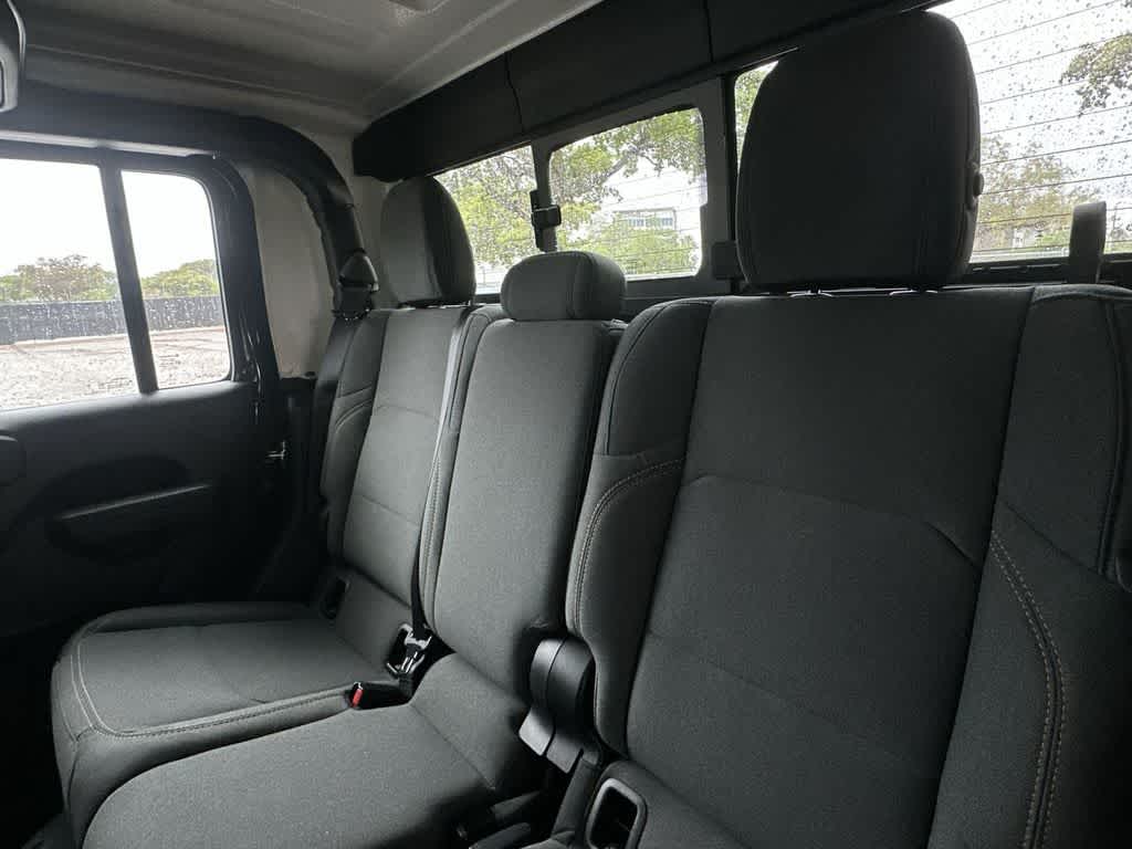 Thumbnail: 2025 Jeep Gladiator - 22