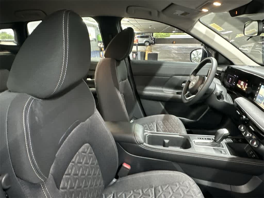 Thumbnail: 2025 Nissan Kicks - 27