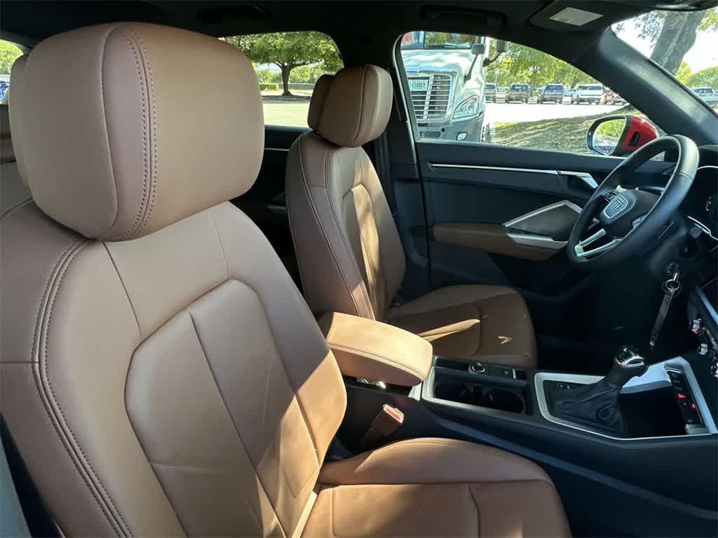 Thumbnail: 2025 Audi Q3 - 27