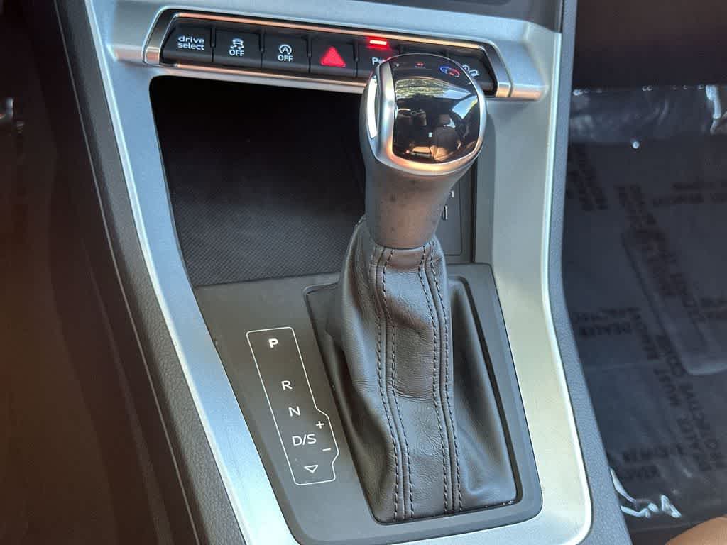 Thumbnail: 2025 Audi Q3 - 21