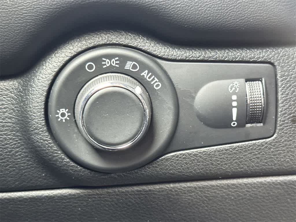 Thumbnail: 2023 Dodge Durango - 18