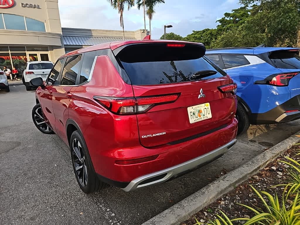 Thumbnail: 2023 Mitsubishi Outlander - 7