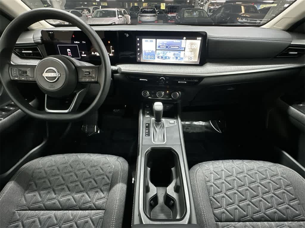 Thumbnail: 2025 Nissan Kicks - 24