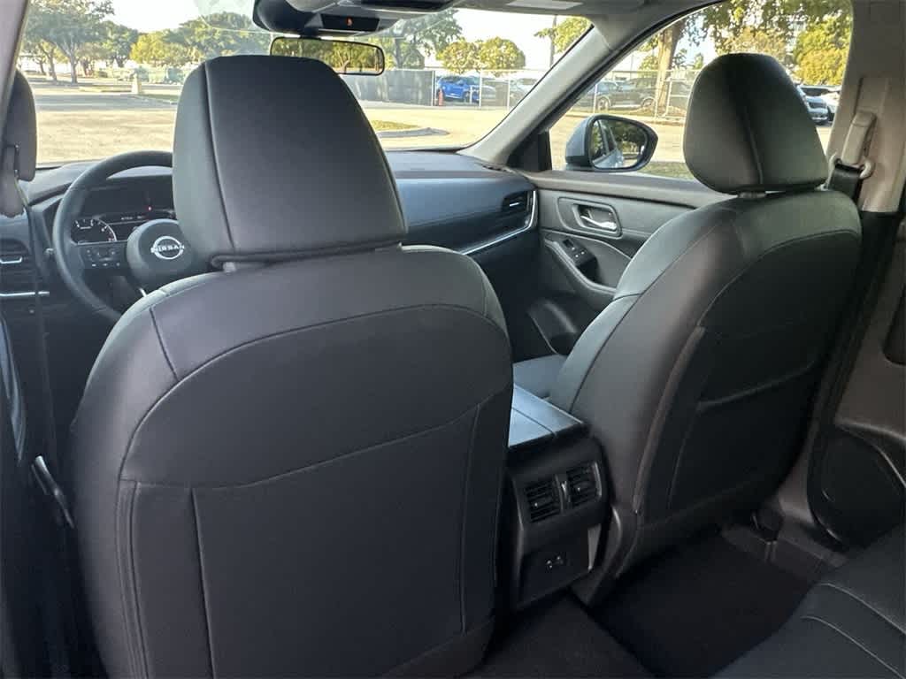 Thumbnail: 2023 Nissan Rogue - 23