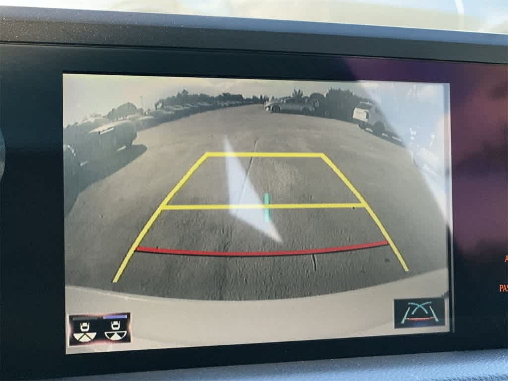 Thumbnail: 2021 Lexus ES - 19