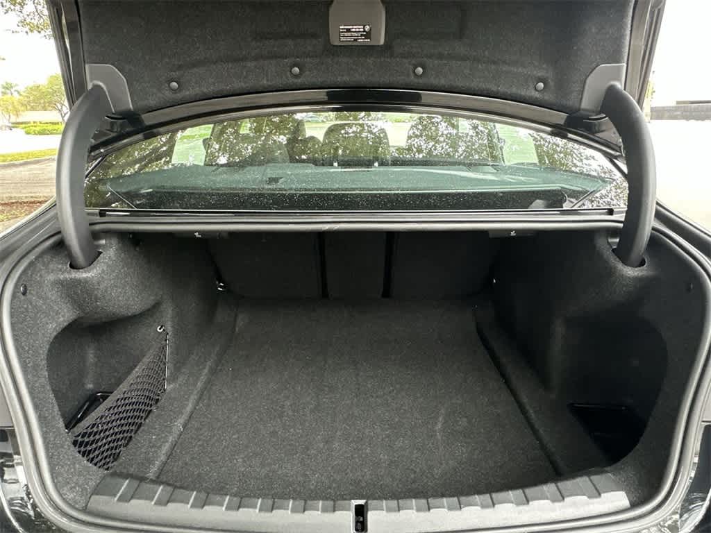 Thumbnail: 2025 BMW 3 Series - 25