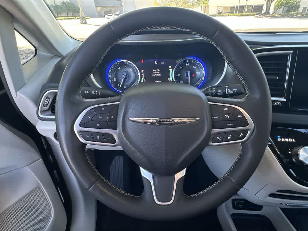 Thumbnail: 2023 Chrysler Pacifica - 15