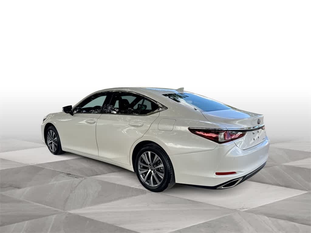 Thumbnail: 2021 Lexus ES - 6
