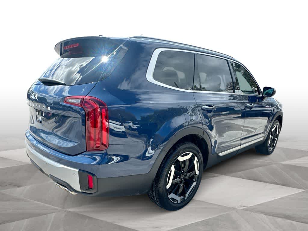 Thumbnail: 2023 Kia Telluride - 8