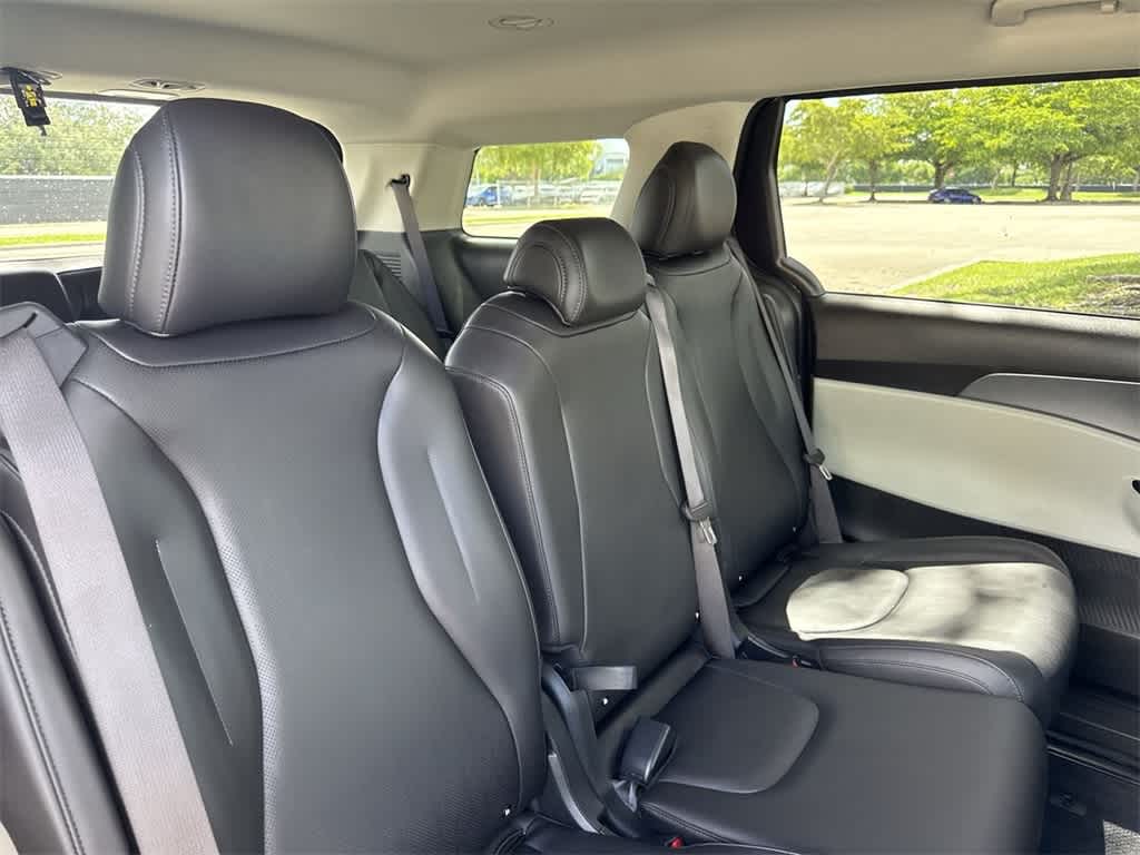 Thumbnail: 2024 Kia Carnival - 26