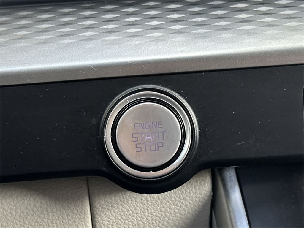 Thumbnail: 2023 Kia Carnival - 17