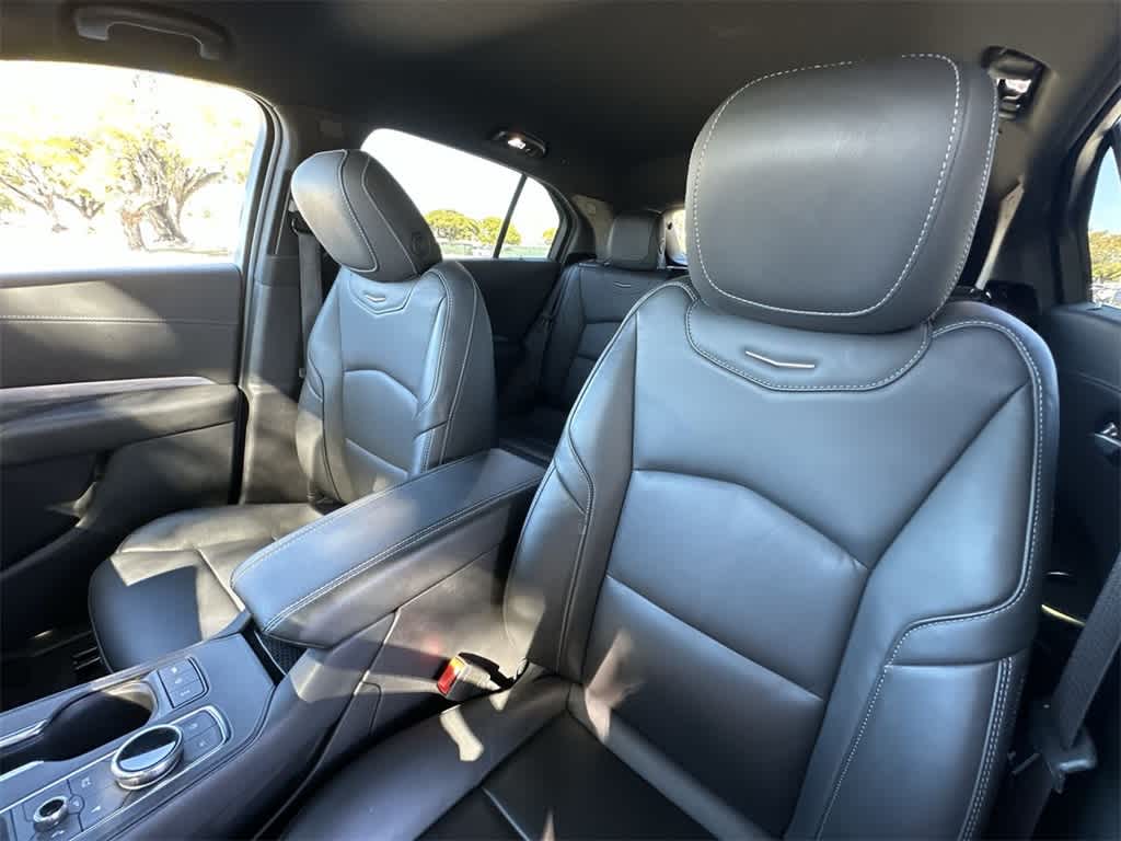 Thumbnail: 2025 Cadillac XT4 - 14