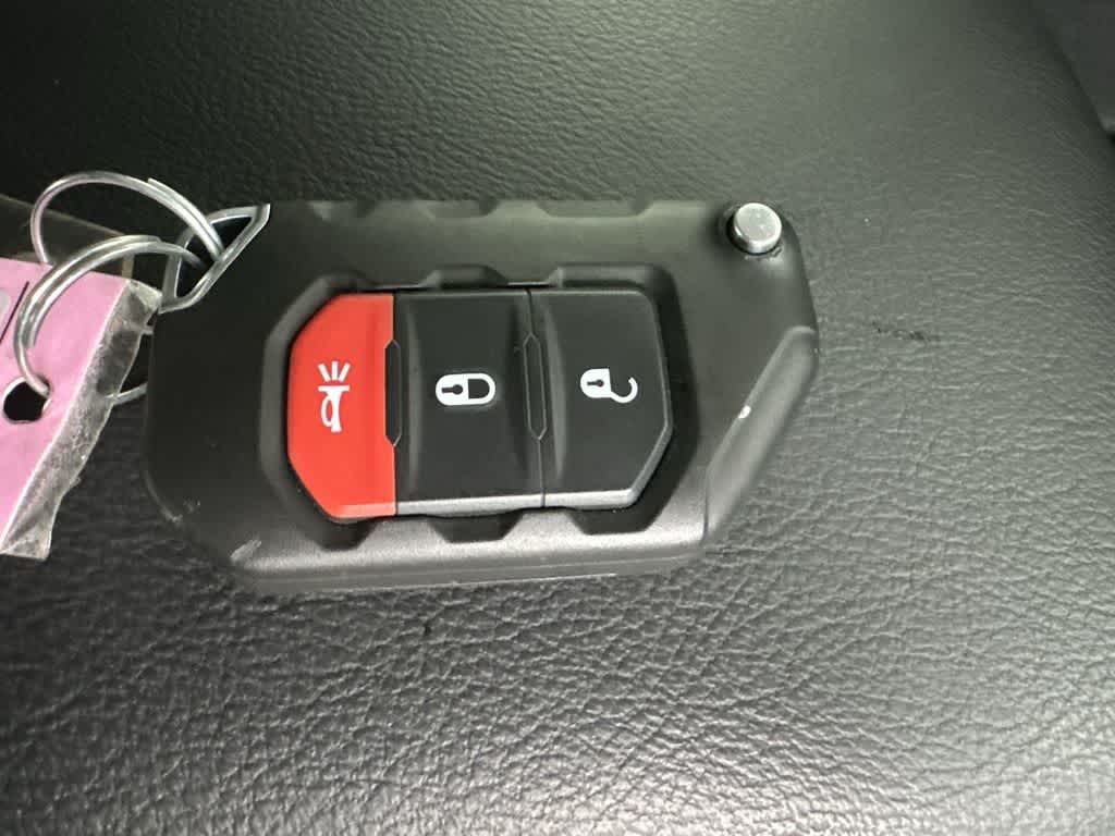 Thumbnail: 2025 Jeep Gladiator - 28