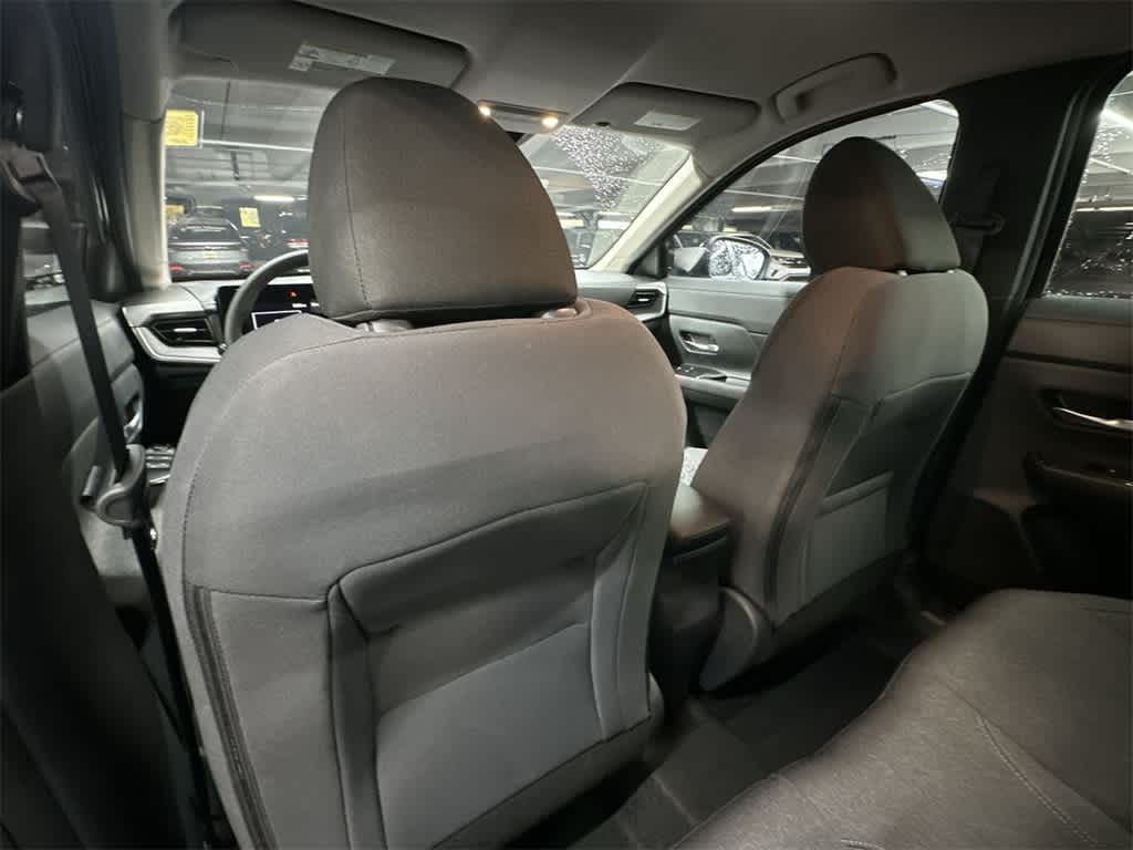 Thumbnail: 2025 Nissan Kicks - 23