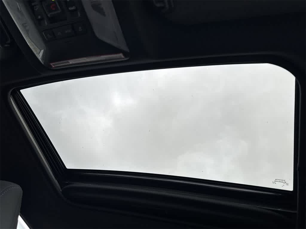 Thumbnail: 2023 Toyota RAV4 - 17