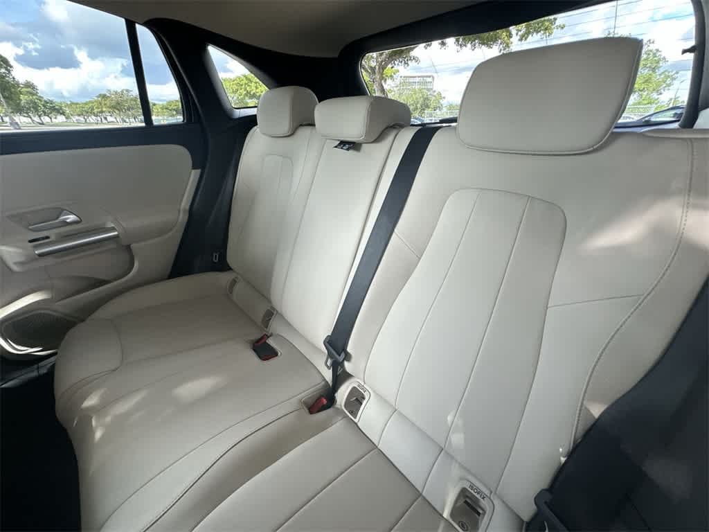 Thumbnail: 2023 Mercedes-Benz GLA - 22