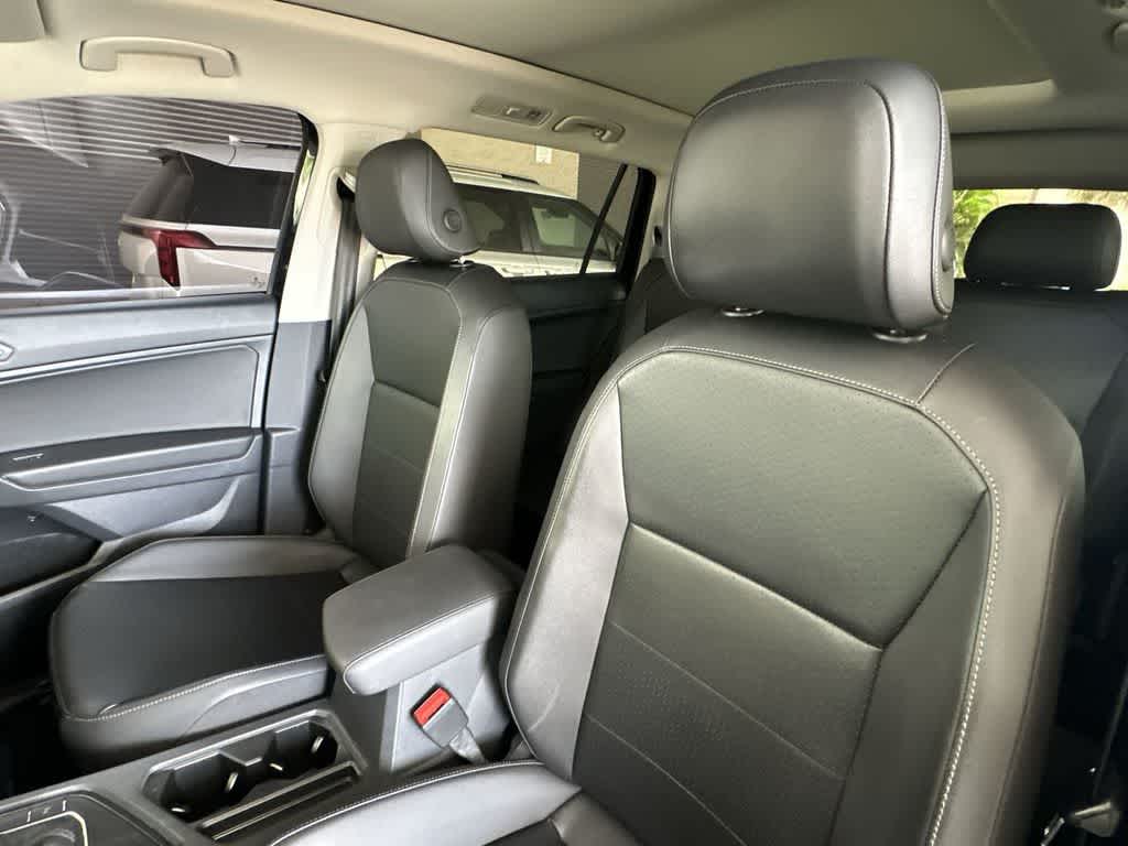 Thumbnail: 2020 Volkswagen Tiguan - 14