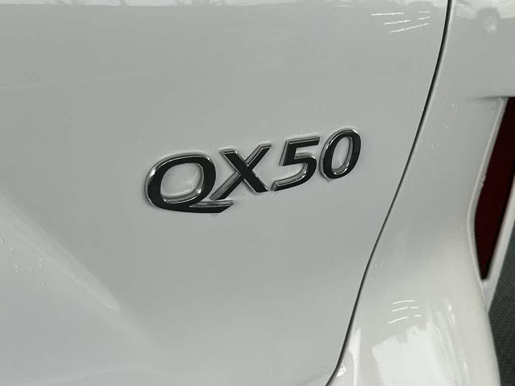 Thumbnail: 2023 INFINITI QX50 - 10