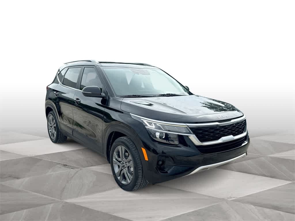 Thumbnail: 2023 Kia Seltos - 2