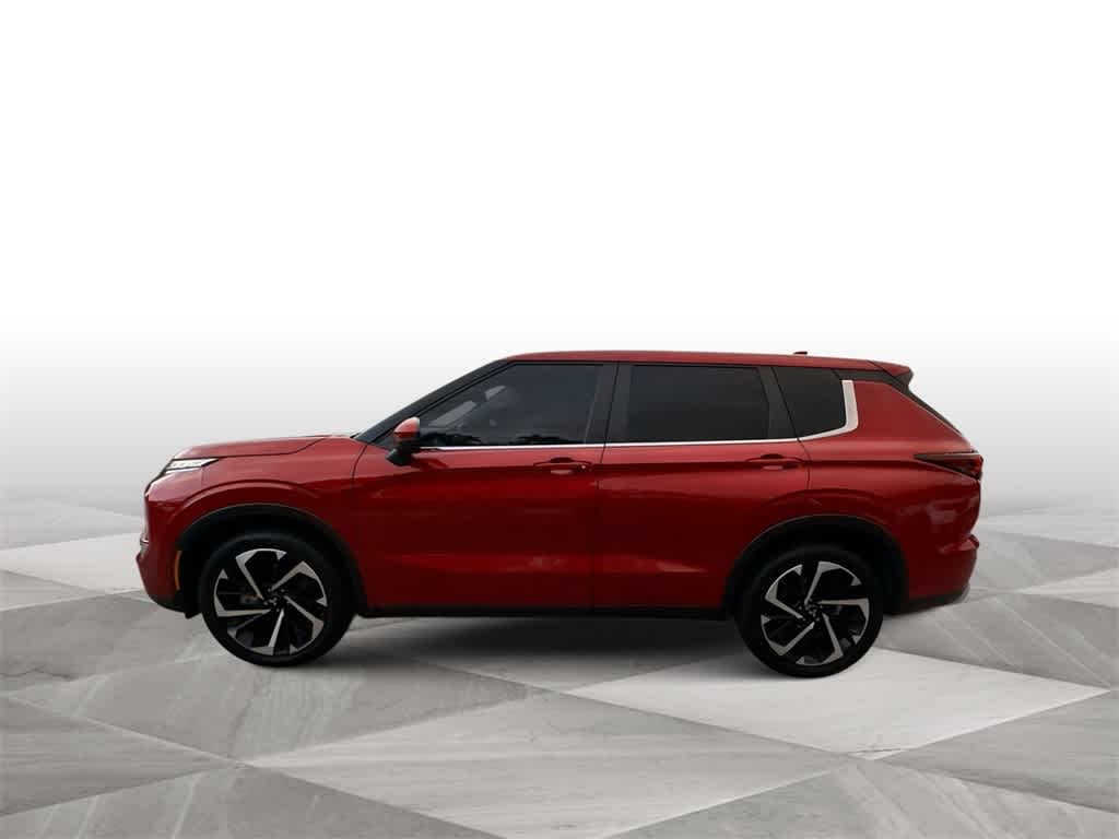 Thumbnail: 2023 Mitsubishi Outlander - 5
